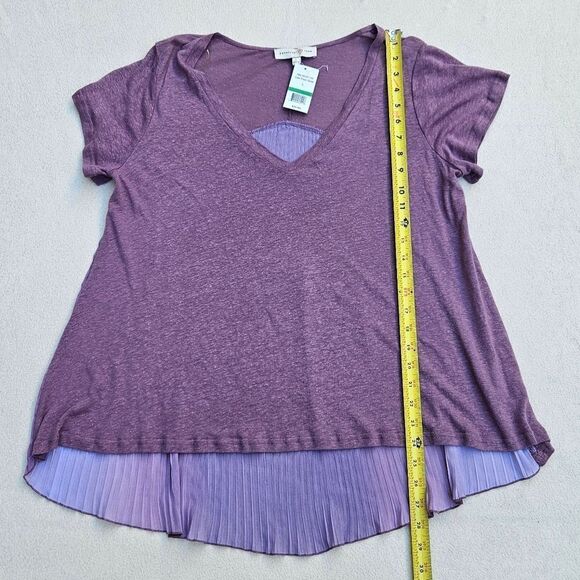 Penelope Rose Purple Garnet Pleated Ombre Back V-neck Short Sleeve Top - Picture 5 of 12